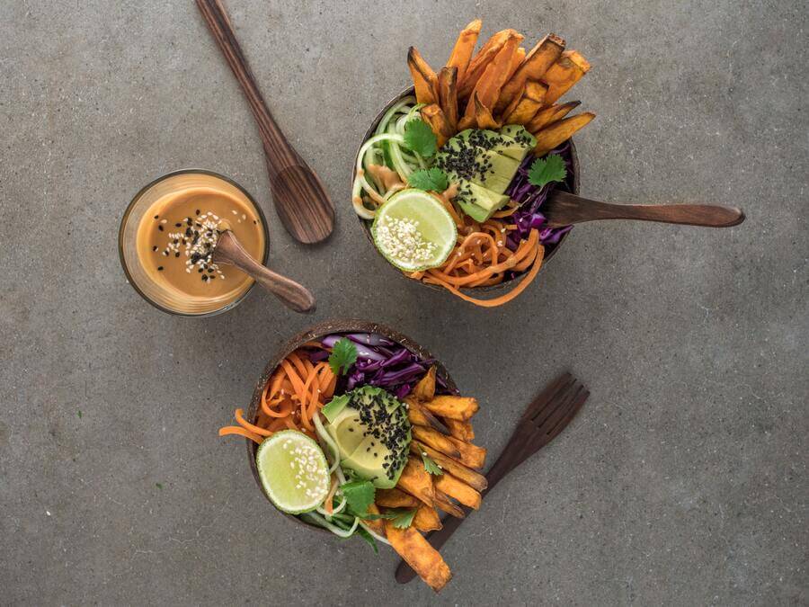 Z czym jeść masło orzechowe – najsmaczniejsze propozycje