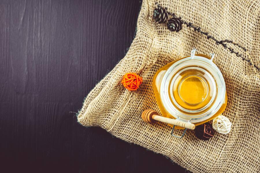 Propolis dla dzieci - jak stosować, od jakiego wieku, na co pomaga?