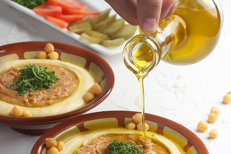 Olej rzepakowy – właściwości i zastosowanie oleju tłoczonego na zimno i rafinowanego