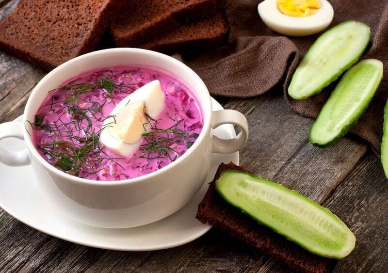 Chłodnik najlepszy na lato! Przepisy na chłodnik litewski z botwinki i inne letnie zupy