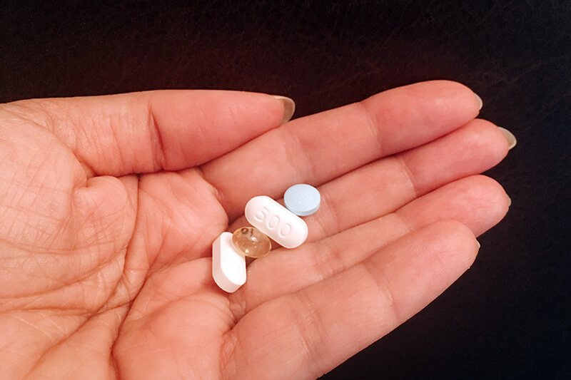 Witaminy B12 i B2 – na co wpływają? Właściwości witamin z grupy B i objawy niedoboru